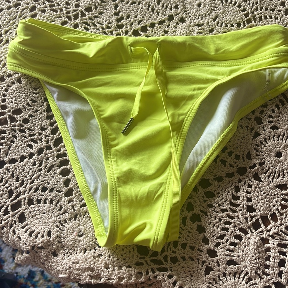 Tag bikini bottom
